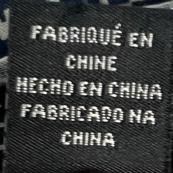 Forever 21+ Navy & White Geometric Pattern Top - Picture 8 of 9